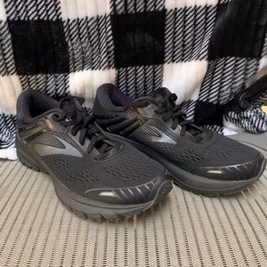 Brooks womens Adrenaline GTS 18 size 8